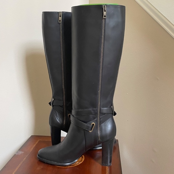 Luxury Designer Burberry Tall Black Zip -up Leather Boots - Picture 16 of 16